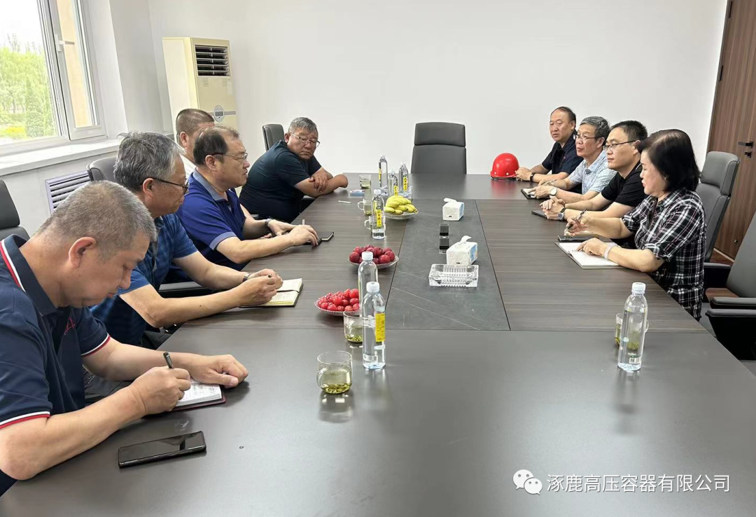 河北燕興機(jī)械有限公司董事長(zhǎng)到涿鹿高壓容器進(jìn)行實(shí)地參觀(guān)考察！