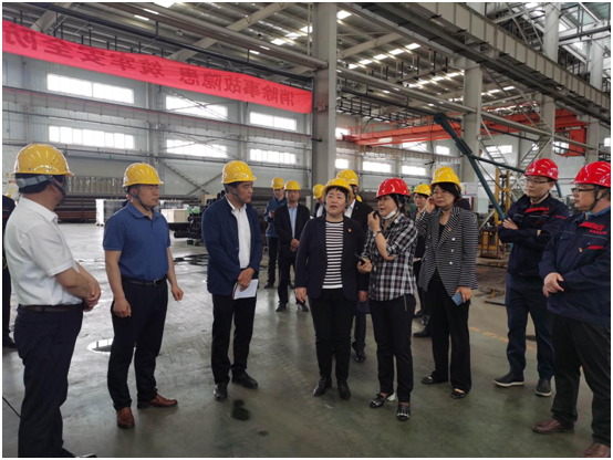 縣委書(shū)記路國(guó)云深入我廠(chǎng) 進(jìn)行實(shí)地參觀(guān)調(diào)研